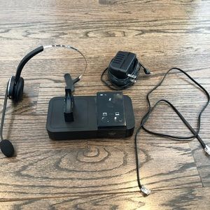 Jabra Pro 9400BS. Wireless single ear headset and mic with networking base.